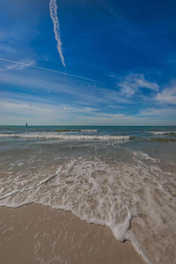 Fins Up In Clearwater Beach Exterior foto