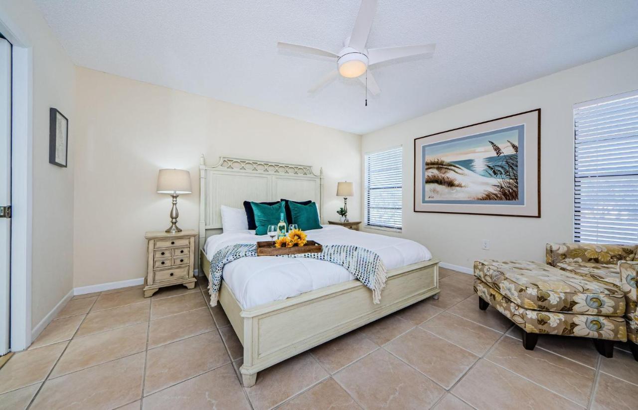 Fins Up In Clearwater Beach Exterior foto
